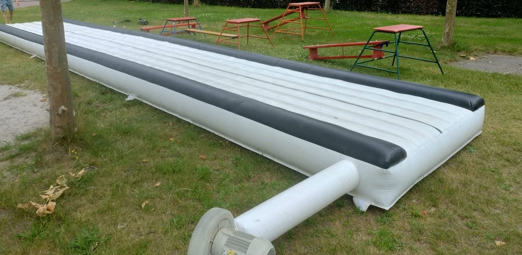 Tumblingbaan 12 x 2 meter, Sport en Fitness, Turnen, Ophalen of Verzenden, Gebruikt, Wit, Materiaal