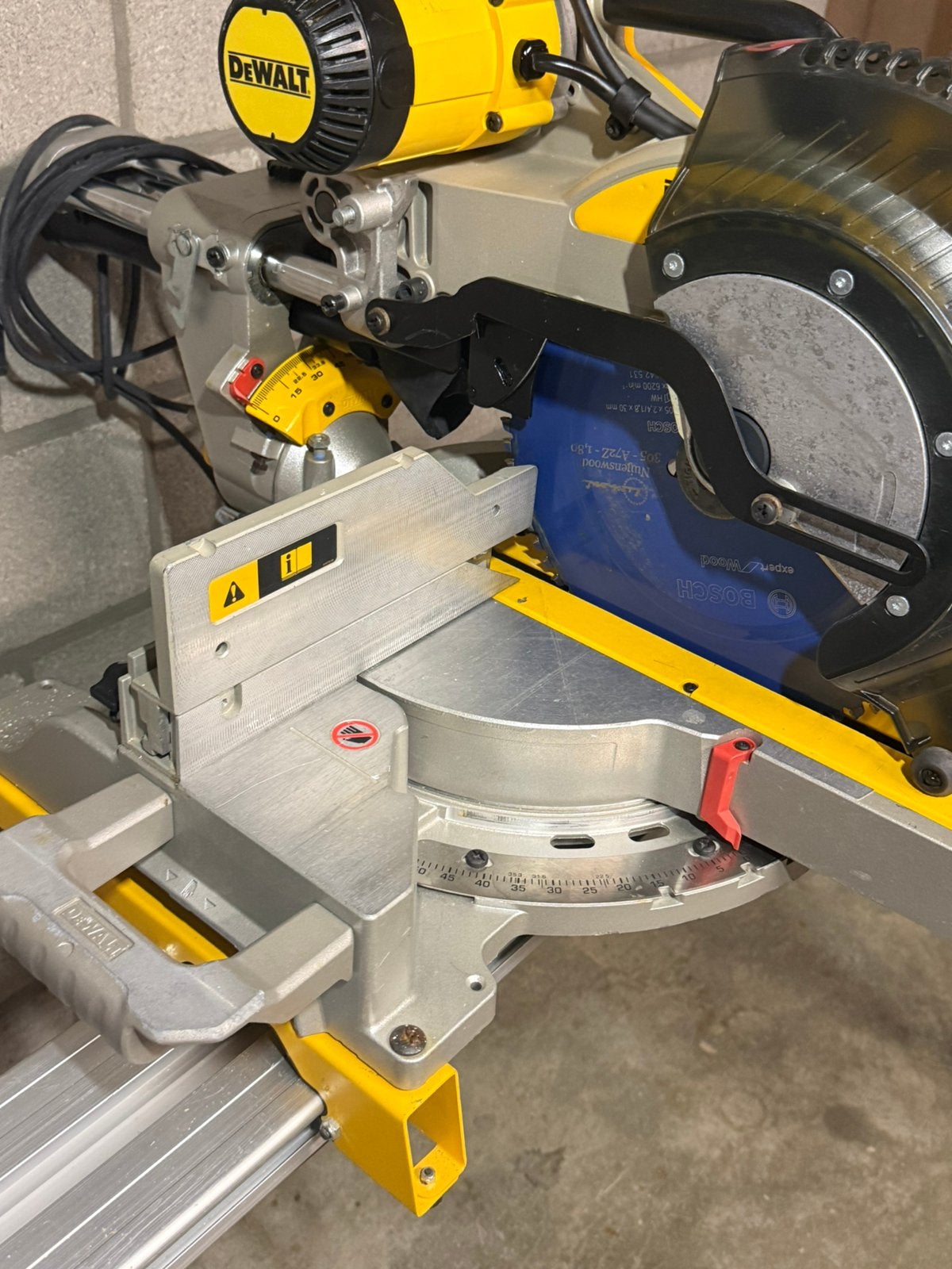 Dewalt Dws780 Qs XPS type 12!, Ophalen, Zo goed als nieuw, Afkortzaag