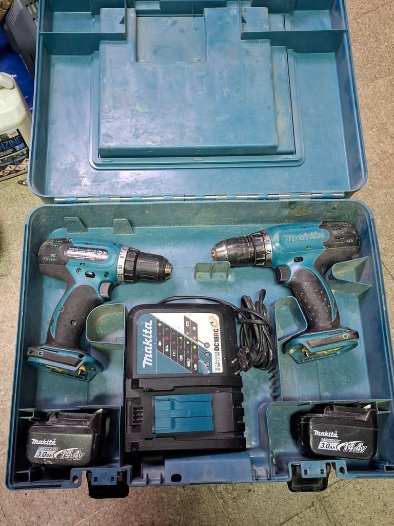 Set van 2 Makita, lader en 2 batt,, Enlèvement