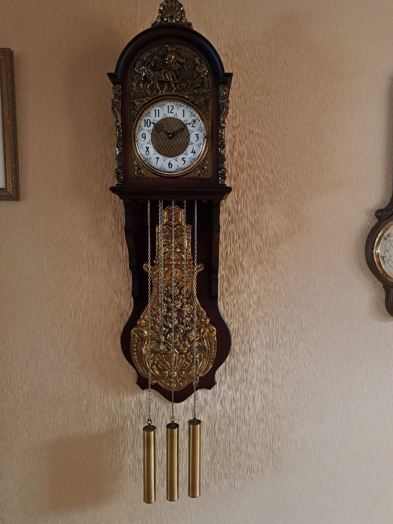 Hangklok met slinger en gewichten, Ophalen