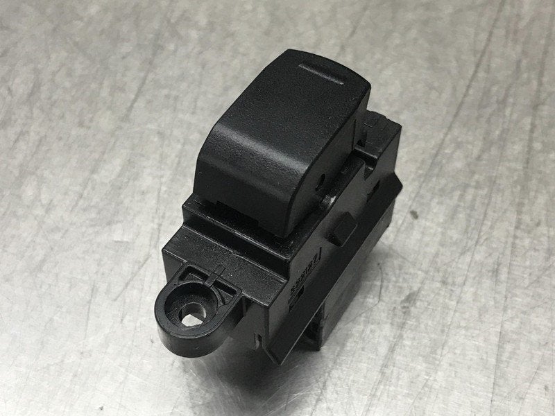 COMMUTATEUR VITRES ELECTRIQUES Suzuki Baleno (EW / FW), Utilisé, Suzuki