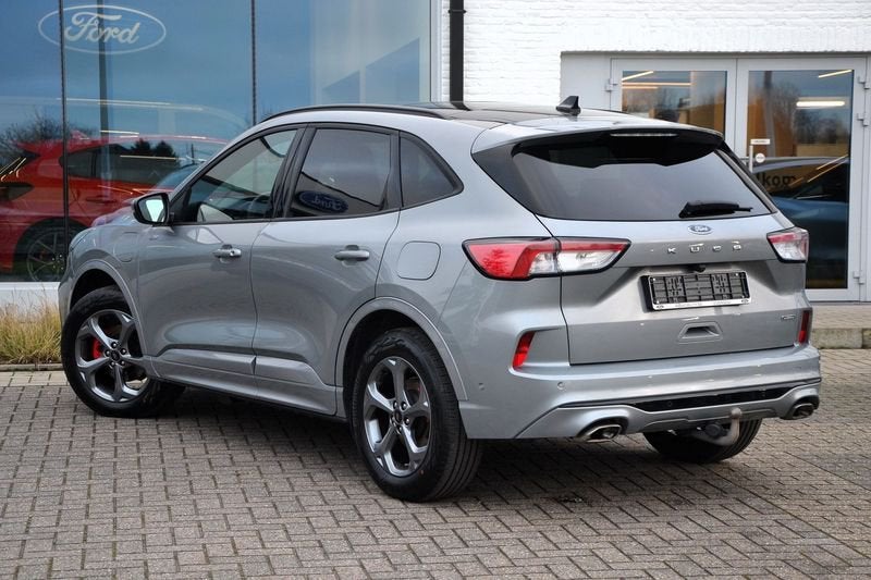 Ford Kuga, Auto's, Ford, https://public.car-pass.be/vhr/974994c9-bc37-4b0a-8f2d-8e38b6f5f1eb, Gebruikt, Zwart, 4 cilinders