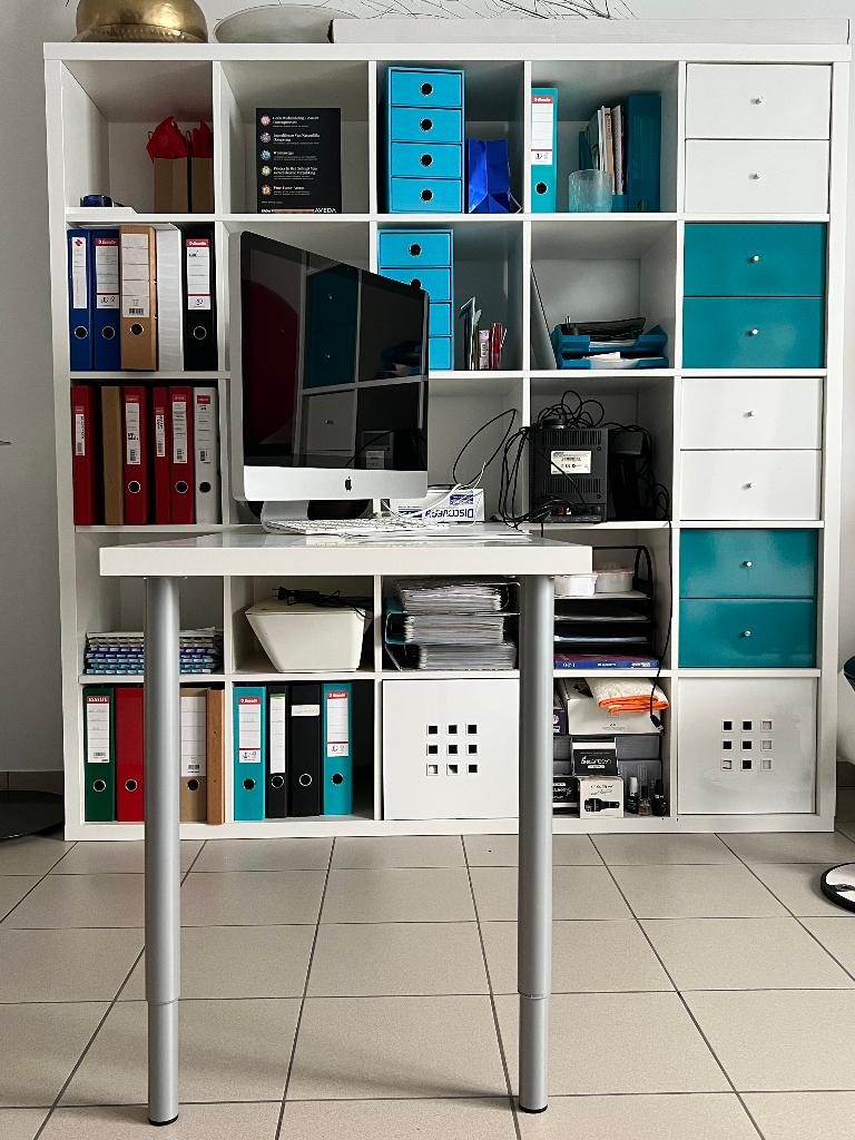 Kast Kallax 5x5 plus bureau wit, Ophalen, 150 tot 200 cm, Zo goed als nieuw, Met lade(s)