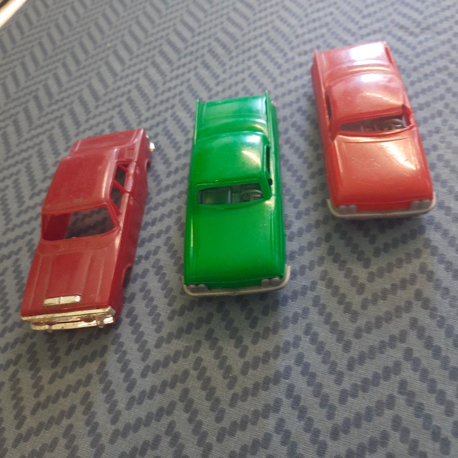 3 VINTAGE PLASTIC AUTO´s*ca.1:40* OP TE KNAPPEN of DONOREN*, Ophalen, Gebruikt, Auto, Overige merken