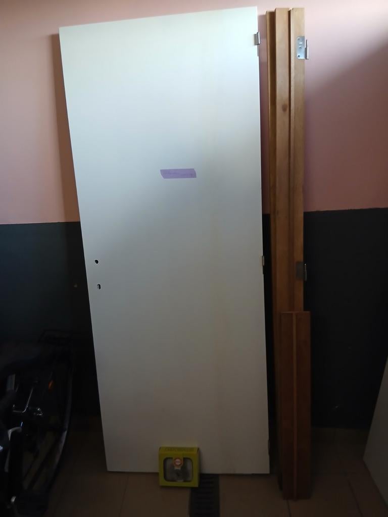 Branddeur, wit, 3puntsluiting, met kruk en afwerking, Doe-het-zelf en Bouw, Ophalen