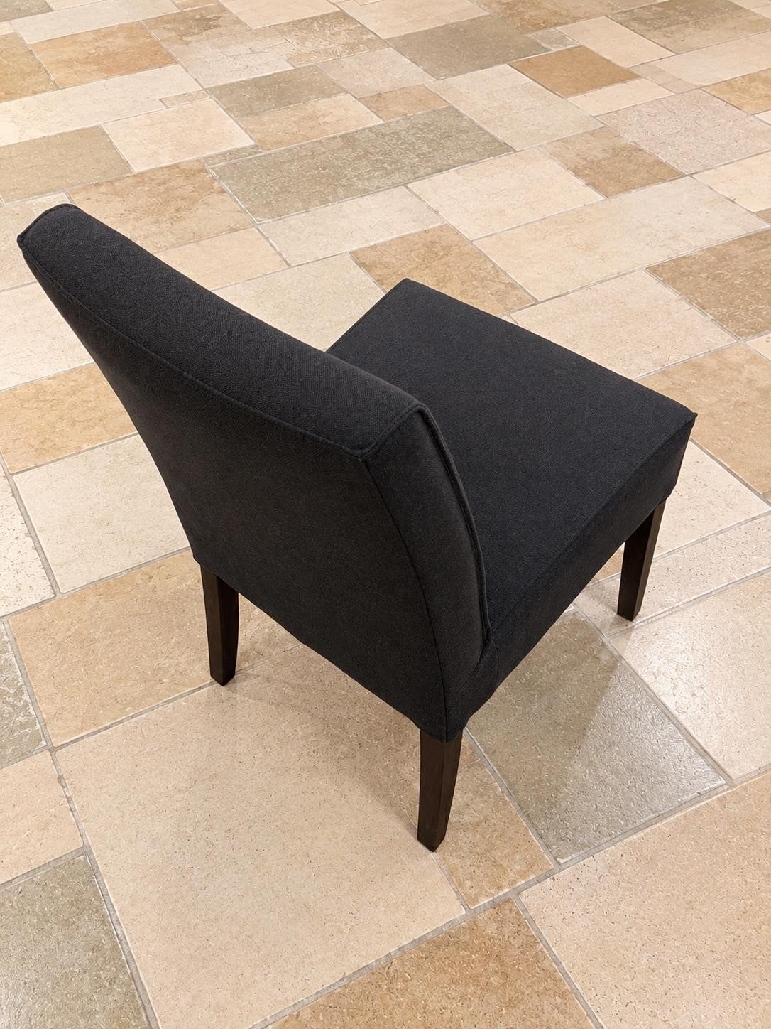 8 stoelen, Enlèvement