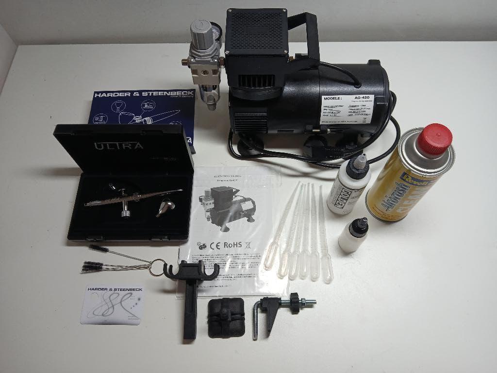 Harder & Steenbeck Ultra 2024 airbrush kit met compressor, Hobby en Vrije tijd, Ophalen of Verzenden, Zo goed als nieuw, Airbrush en Accessoires