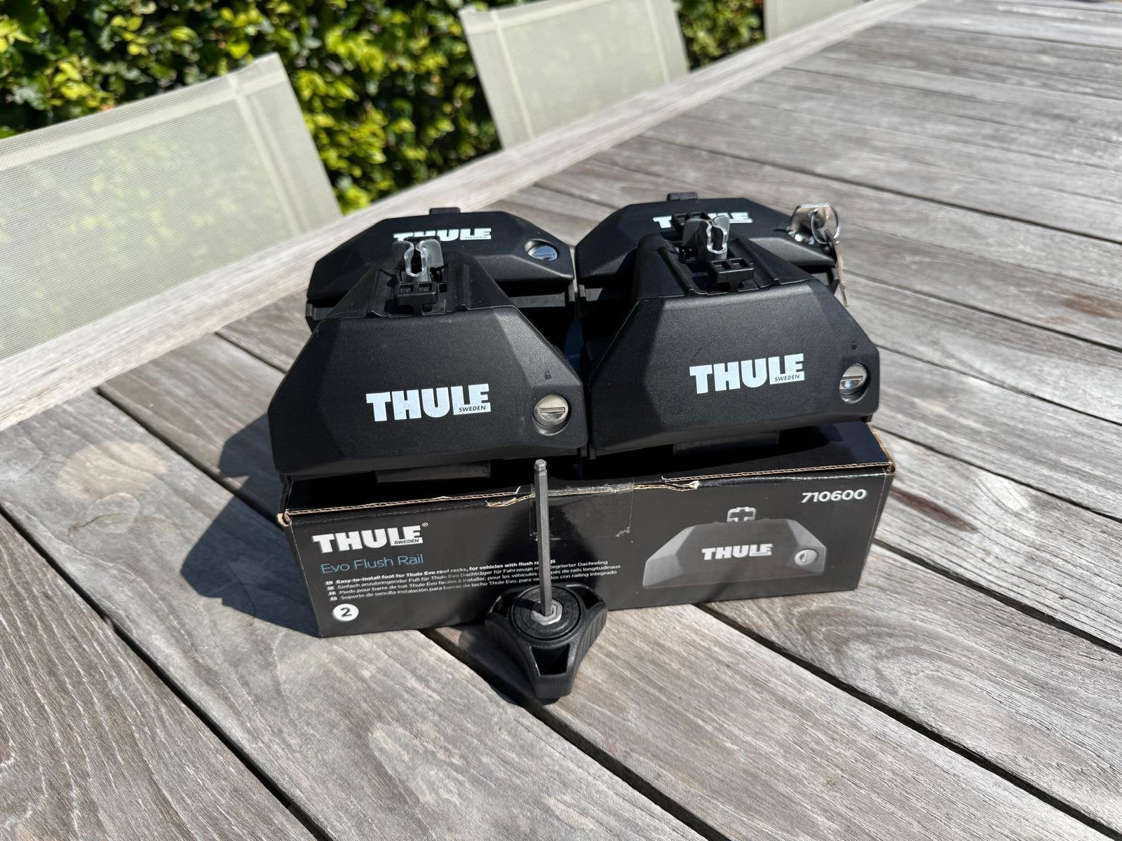 Thule Evo Flush Rail 710600 met Kit 186040, Autos : Divers, Porte-bagages, Enlèvement, Comme neuf
