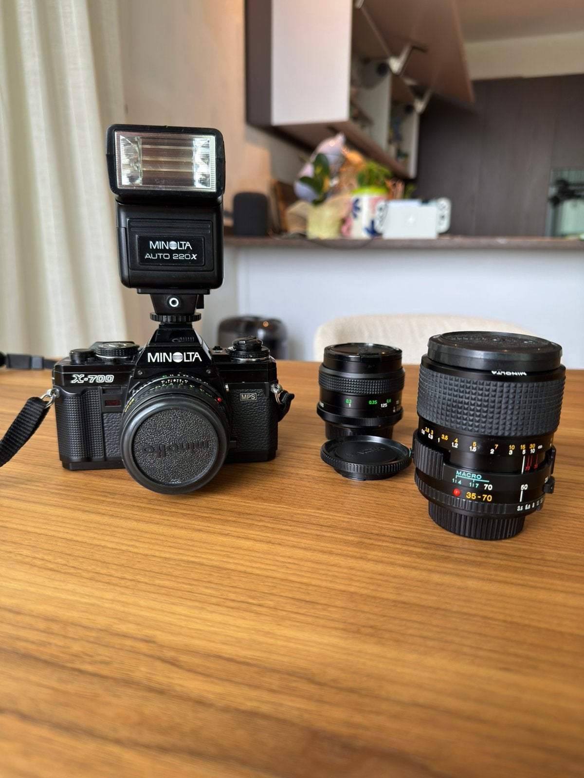 Minolta X-700 + lenzen en flits, Audio, Tv en Foto, Fotocamera's Analoog, Ophalen, Zo goed als nieuw, Minolta