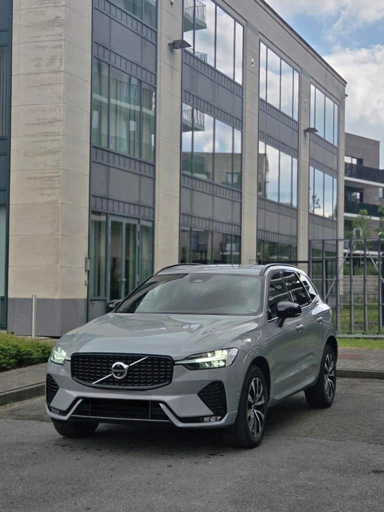 Volvo xc60 B4  Plus Dark hybride/diesel Gray Nardo, Automaat, Euro 6, Leder, Zilver of Grijs