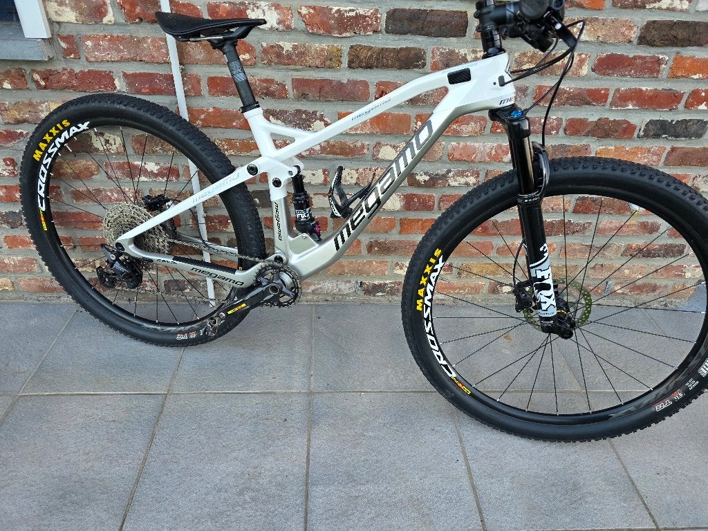 Vtt megamo track carbon, 45 tot 49 cm, Zo goed als nieuw, Schijfrem, Ophalen