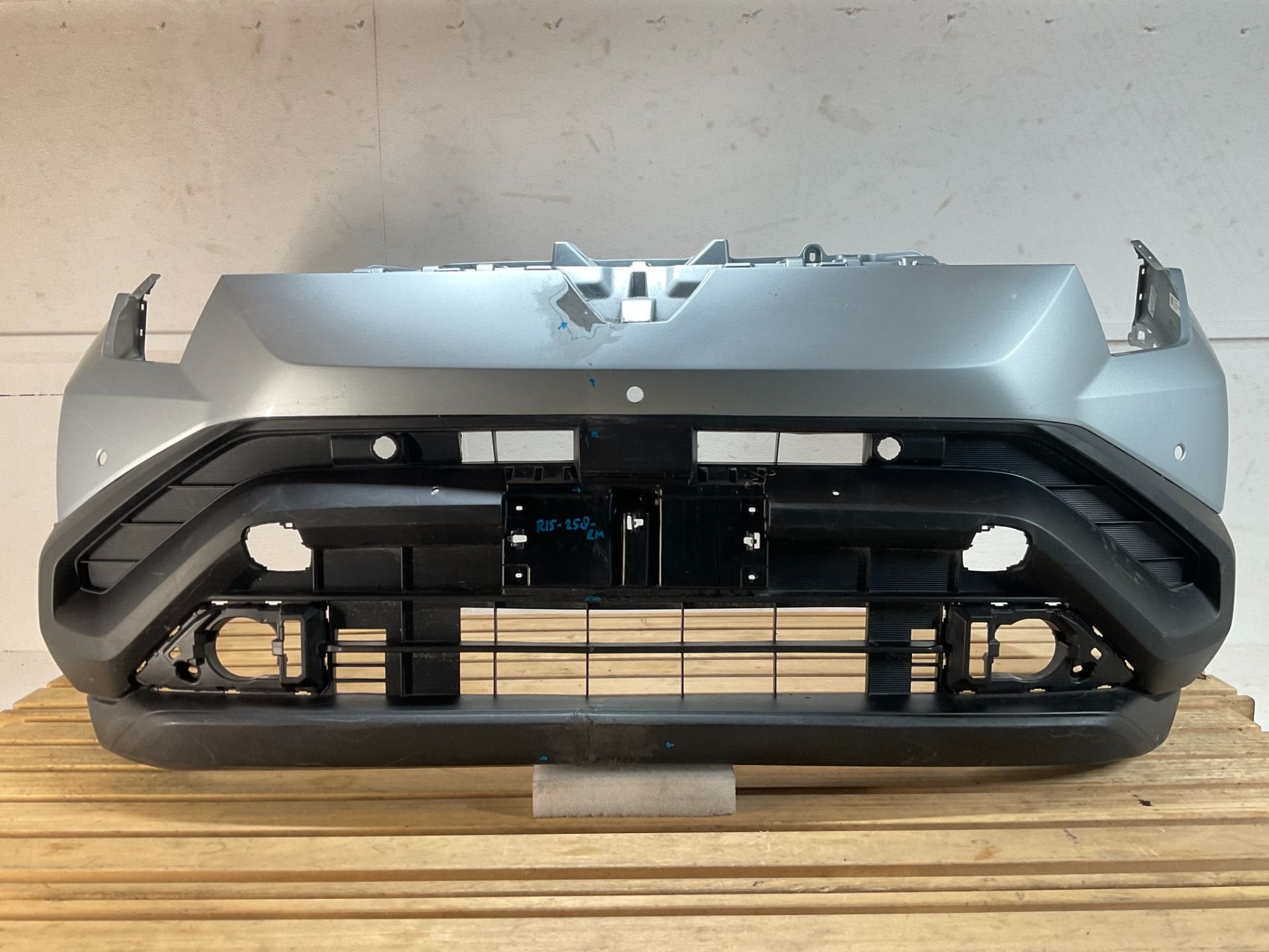Bumper Suzuki Vitara 71711M58U10 2026-2027 Voorbumper PDC R1, Auto-onderdelen, Gebruikt, Info@suzuki.co.jp, Takatsuka-cho, Chuo-ku 300
432-8611  Hamamatsu