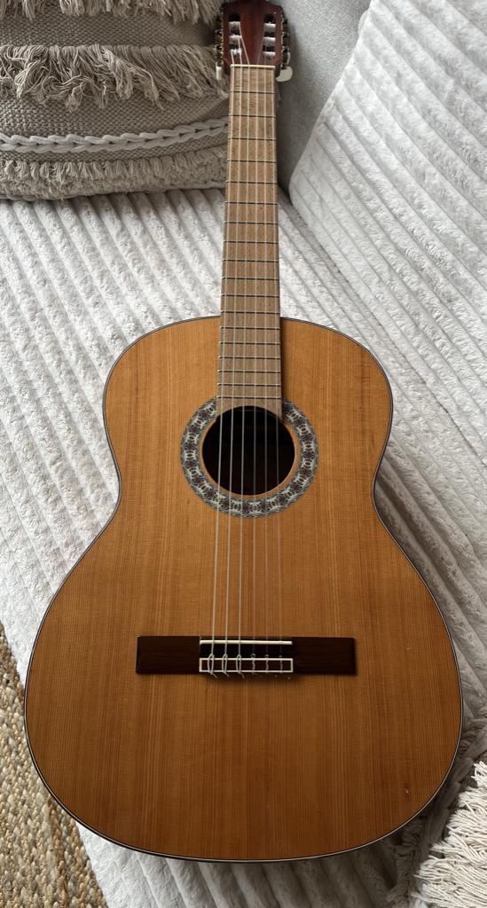 Amada Classic Guitar, Muziek en Instrumenten, Snaarinstrumenten | Gitaren | Akoestisch, Ophalen, Zo goed als nieuw, Klassieke of Spaanse gitaar