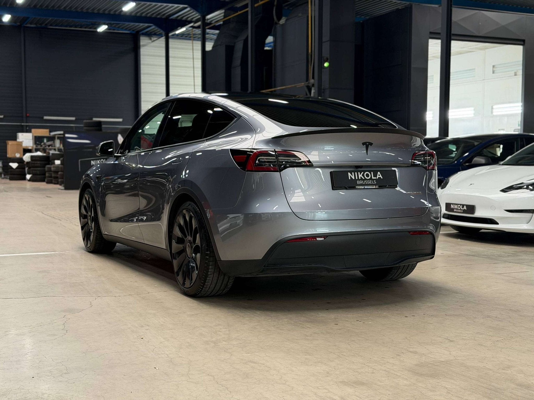 Tesla Model Y PERFORMANCE - AWD - 21" WHEELS - HARDWARE 4, Argent ou Gris, Noir, 5 portes, 5 places