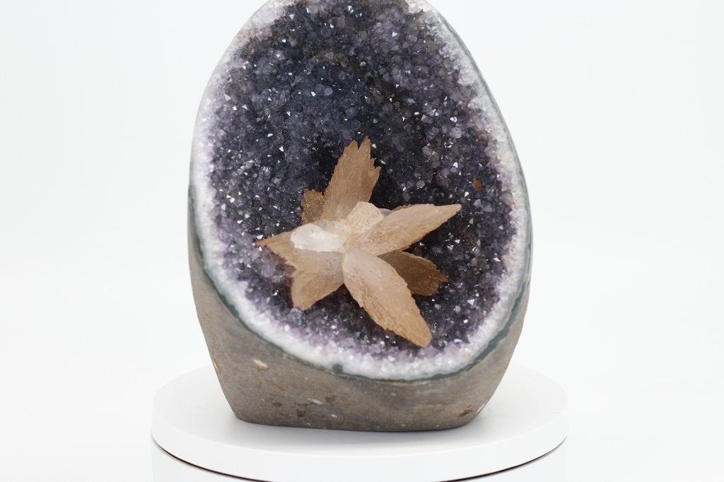 Géode d'améthyste avec fleur de calcite stellaire, muséale, Enlèvement ou Envoi, Minéral