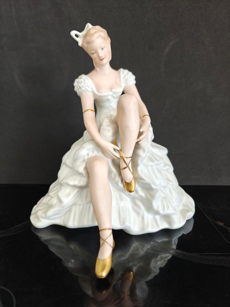 Get.Wallendorf Saks ballerina +-1950 H.23cm, Ophalen