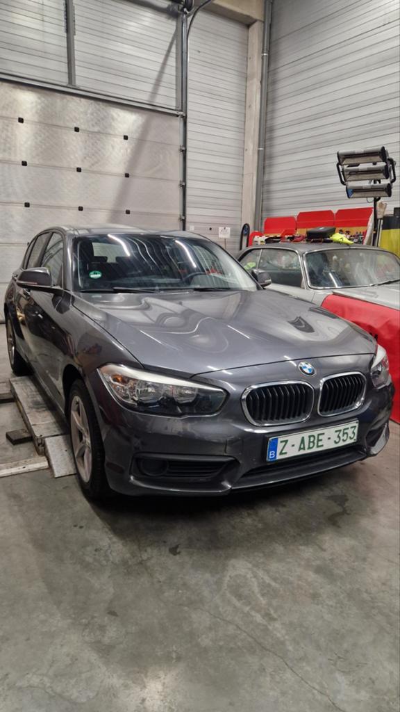 BMW 116 DIESEL️ .AUTOMATIC 103 000 KM, Auto's, BMW, Bedrijf, Te koop, 1 Reeks, Diesel, Euro 6, Automaat, Leder, Ophalen