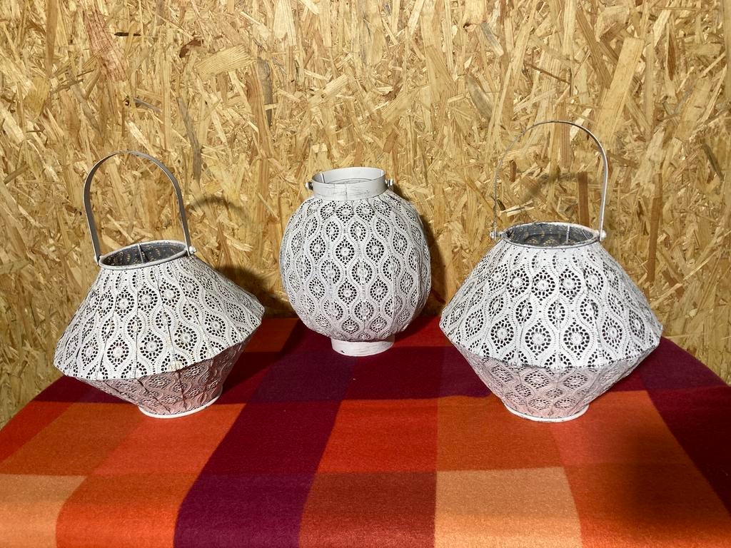 3 witte ijzeren windlichten, W, Ophalen of Verzenden, Zo goed als nieuw, Kaars