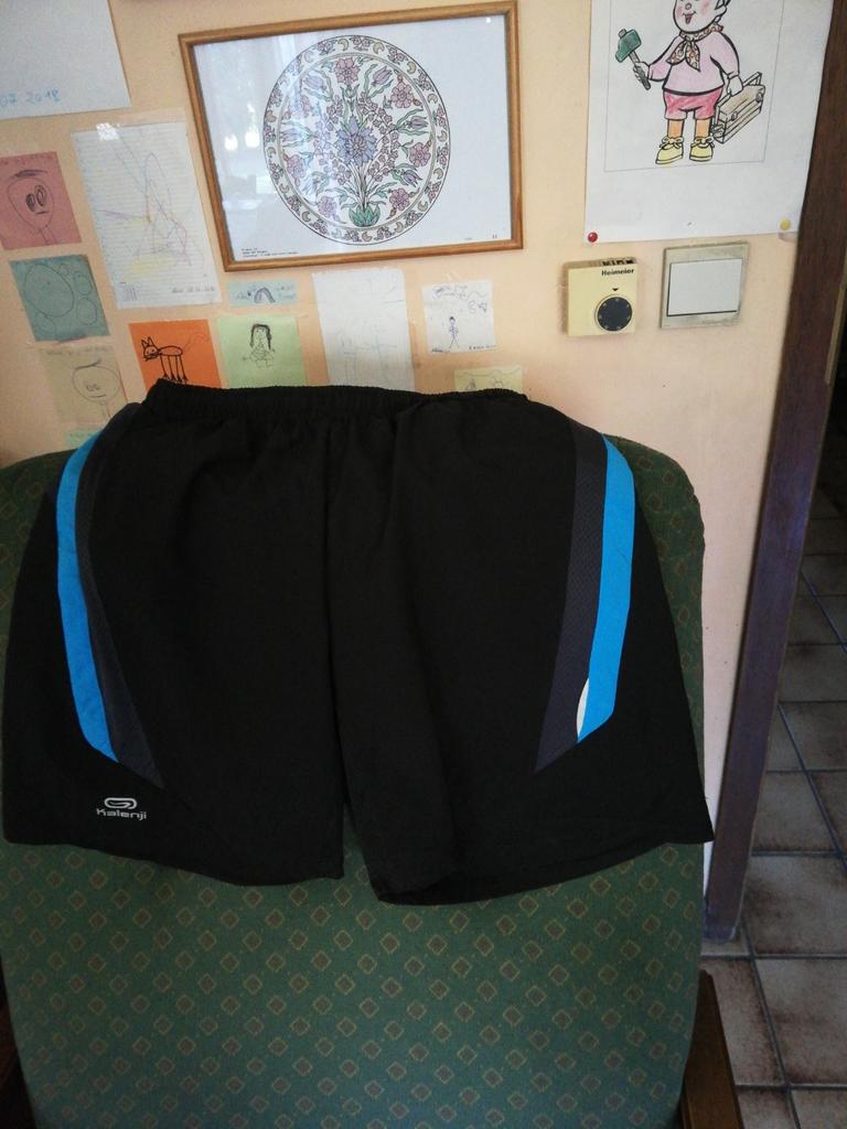Short homme Decathlon. Taille M. Neuf., Enlèvement ou Envoi