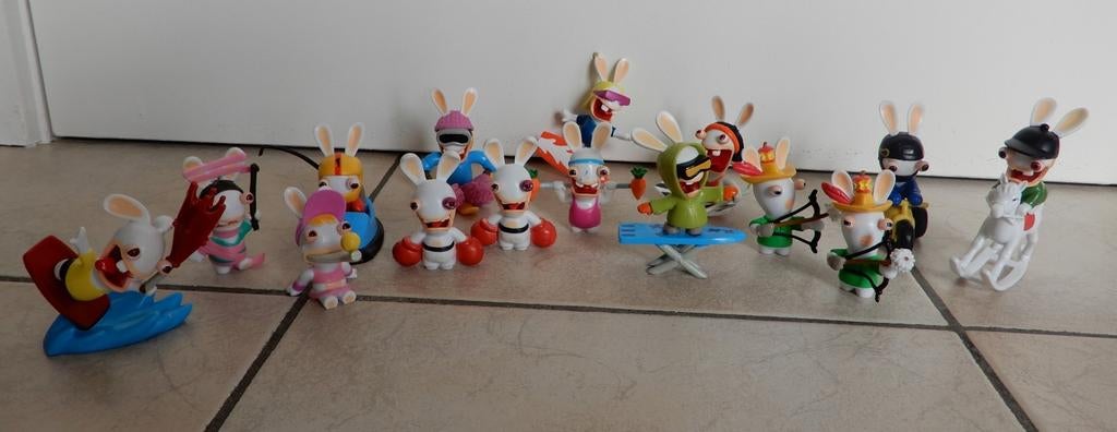 15x grappige Raving rabbids figuren die sport beoefenen, Enlèvement ou Envoi, Comme neuf