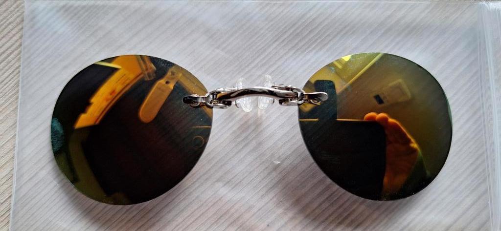 Lunettes de soleil, Enlèvement ou Envoi, Comme neuf, Rouge, Lunettes de soleil