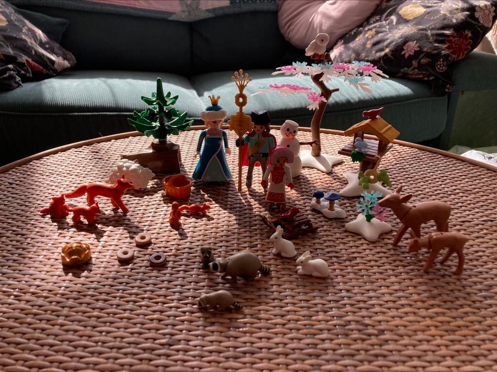 Playmobil 9008 adventskalender koninklijk schaatsfeest, Kinderen en Baby's, Ophalen of Verzenden, Zo goed als nieuw