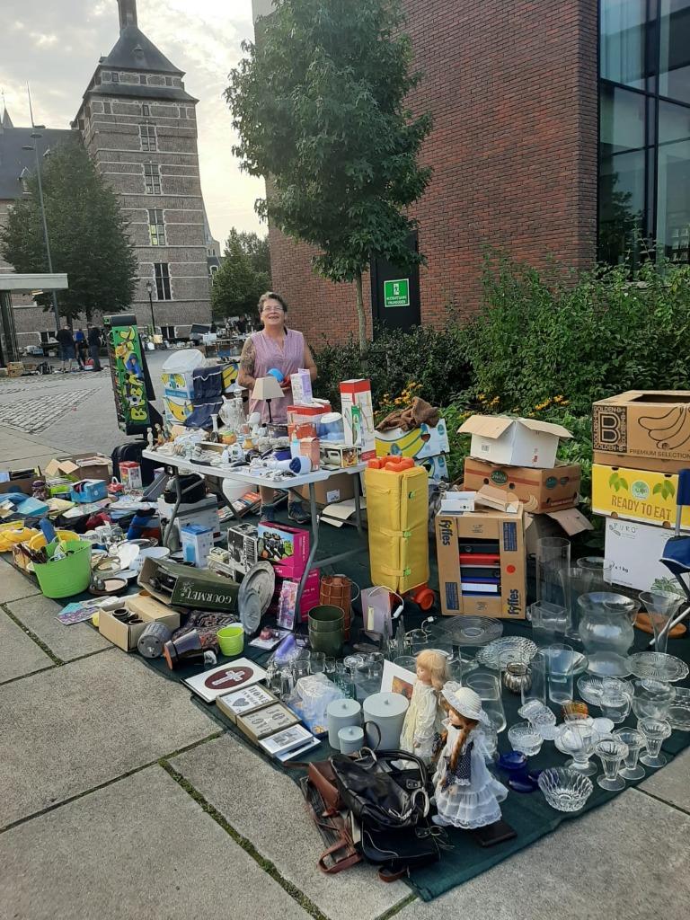 Gevraagd gratis bruikbare spullen voor rommelmarkt., Ophalen