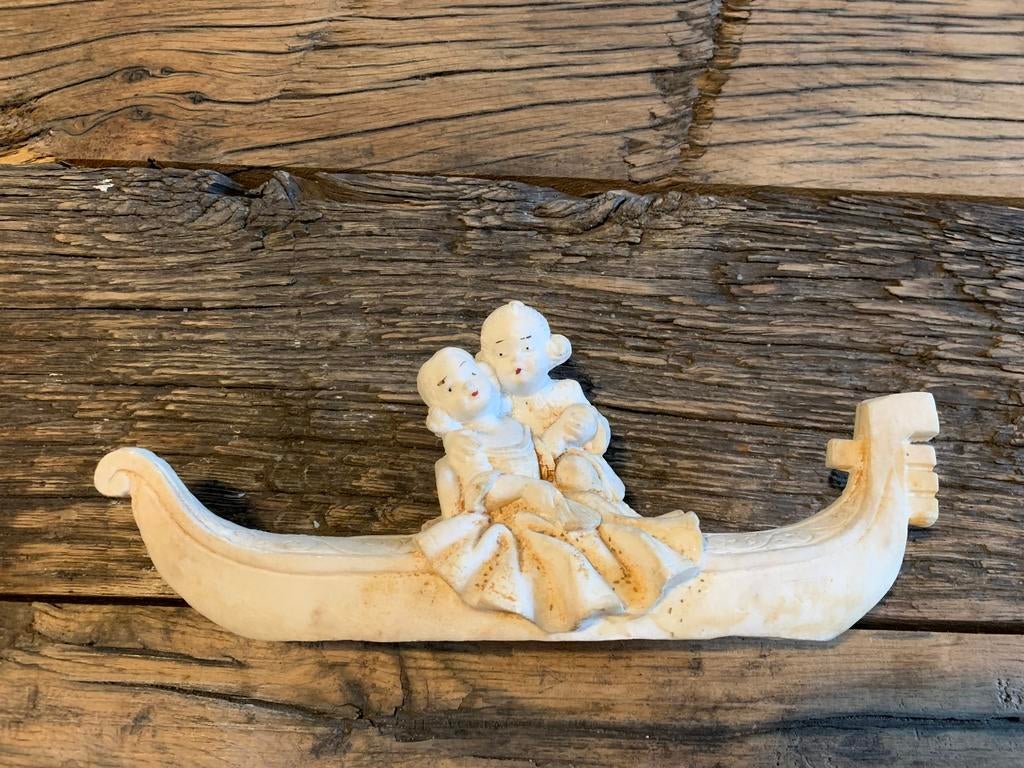 Vintage beeldje - Unique Asian Hand Carved, Verzamelen, Beelden en Beeldjes, Ophalen of Verzenden, Zo goed als nieuw