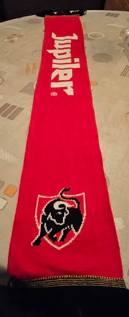 Écharpe Jupiler Believe
Il s'agit d'un foulard rouge de, Enlèvement ou Envoi, Comme neuf, Jupiler