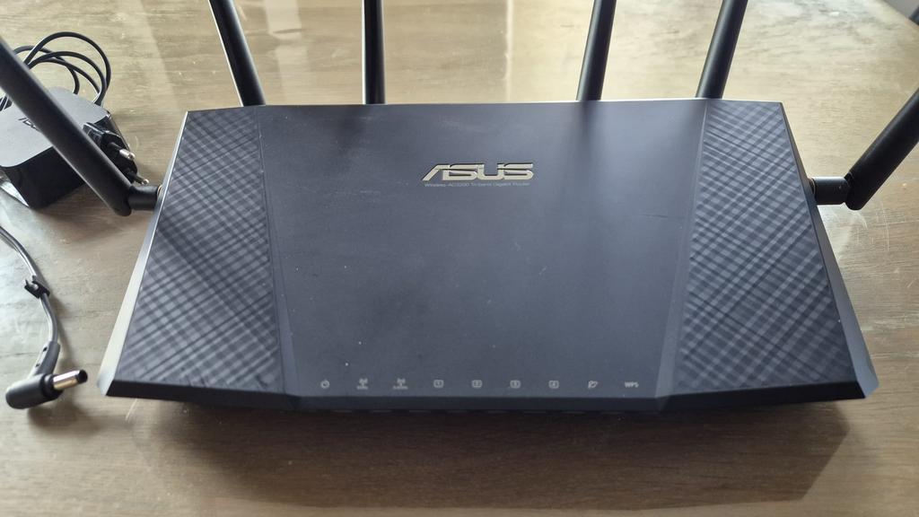 Asus RT-AC3200, Ophalen, Zo goed als nieuw