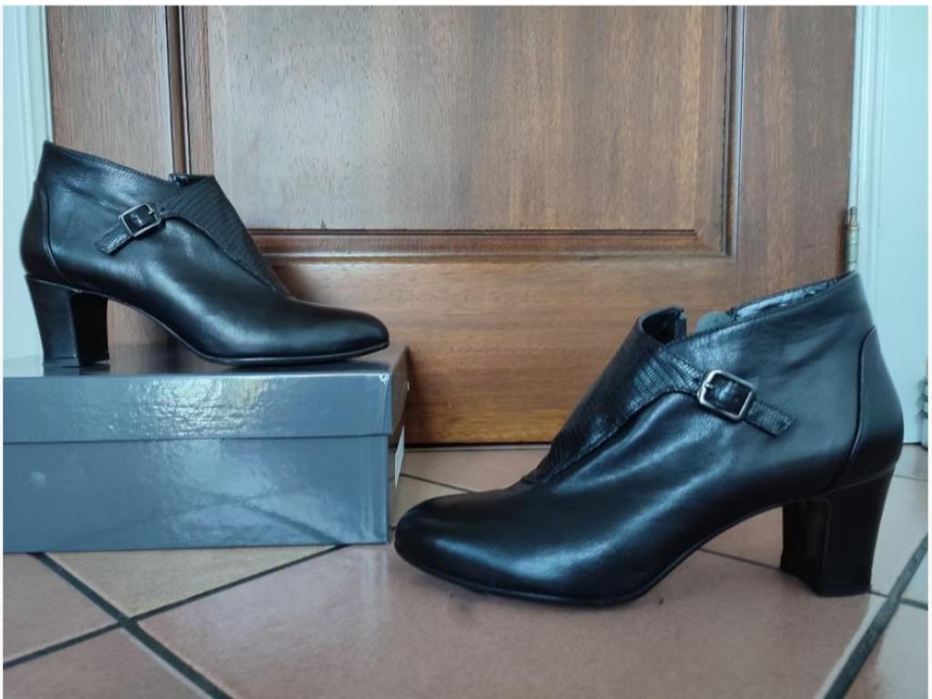 Chaussures pour femmes noires, Vêtements | Femmes, Benoîte C, Comme neuf, Enlèvement, Boots et Botinnes