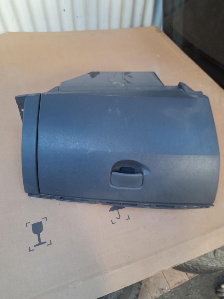 Boite à gants RENAULT CLIO 3 // 5060 AUVELAIS, Enlèvement ou Envoi, Neuf, Renault