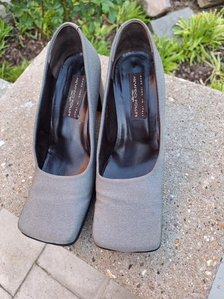 Speciale schoen van Armando Pollini design 37 1/2, Schoenen met lage hakken, Ophalen of Verzenden, Zo goed als nieuw, Grijs