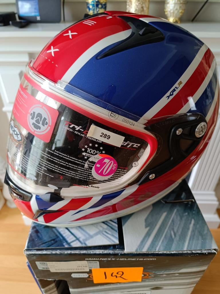 Motorhelm, Motoren, Ophalen