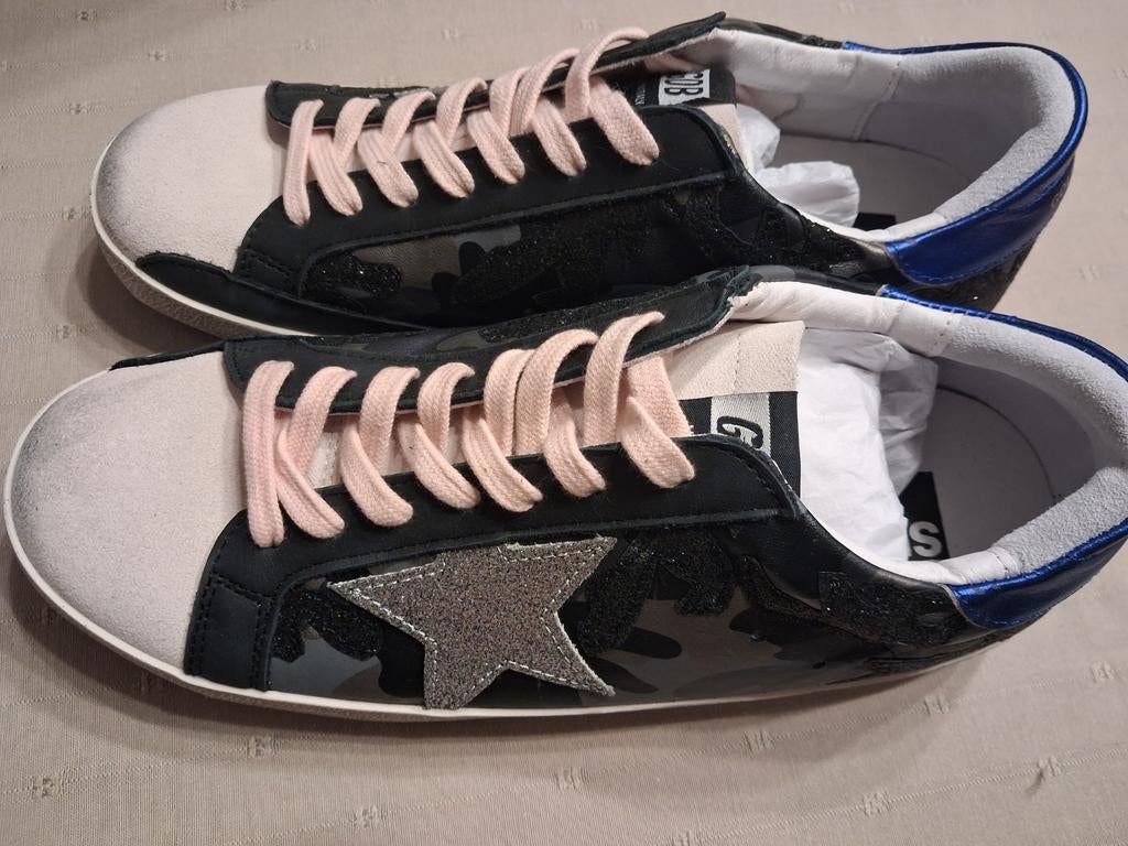 Golden Goose taille 42 état neuf, Vêtements | Femmes, Chaussures, Neuf, Autres couleurs, Sneakers et Baskets, Golden Goose