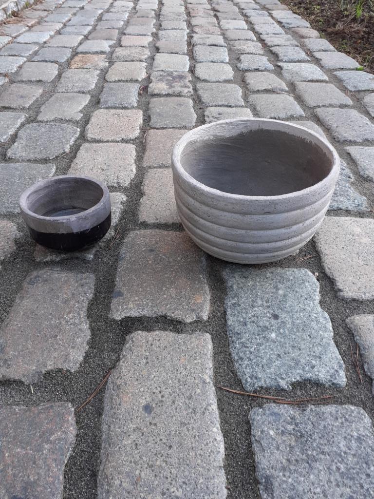 2 bloempotten beton grijs-zwart-perfecte staat, Tuin en Terras, Ophalen, Zo goed als nieuw, Beton