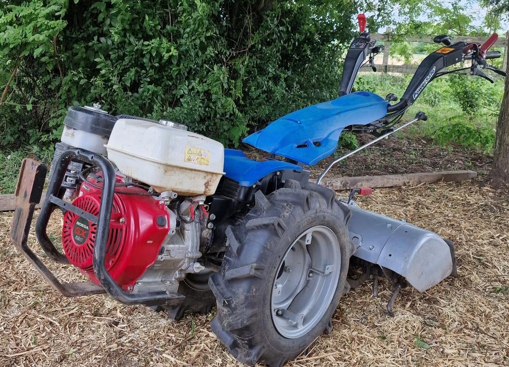 Location motoculteur rotavator  13ch, Zo goed als nieuw