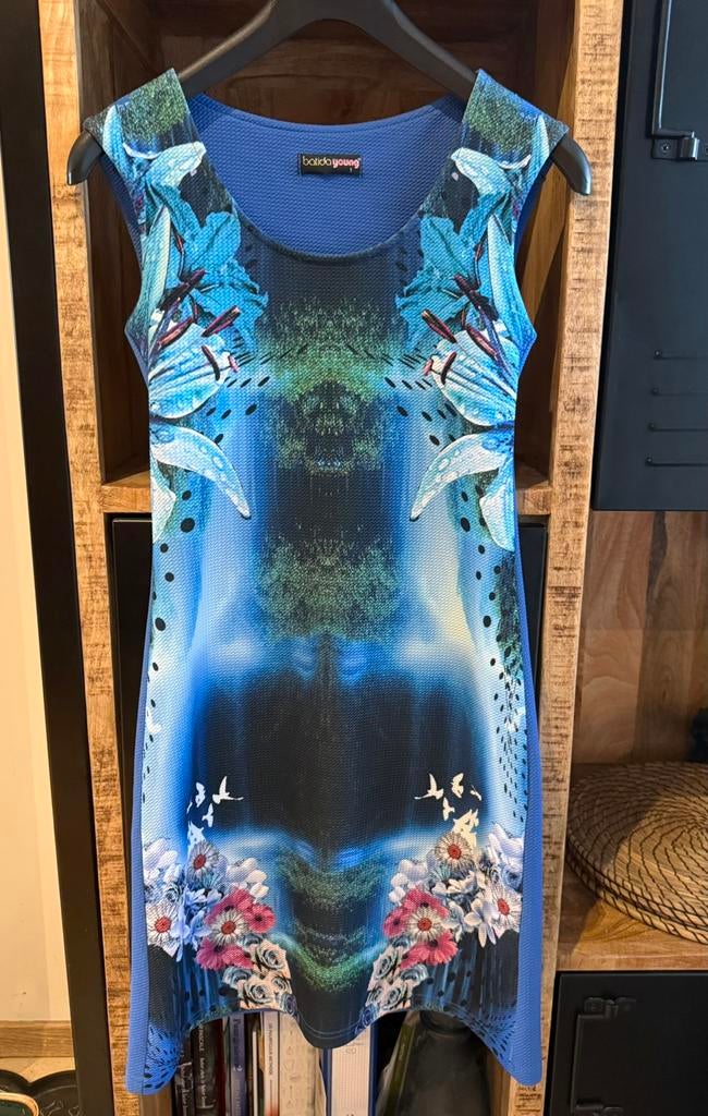 Jurk van Batida Young maat 1, Blauw, Ophalen of Verzenden, Zo goed als nieuw, Knielengte