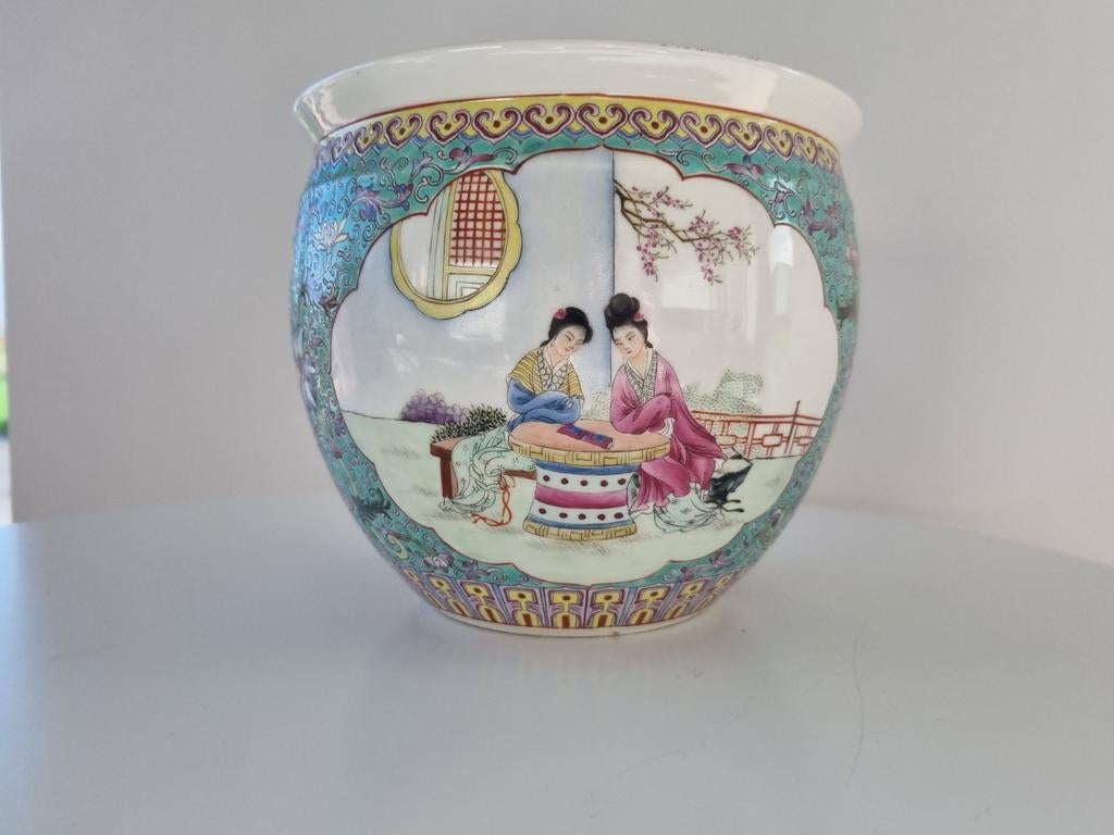 Cache-pot chinois, Enlèvement