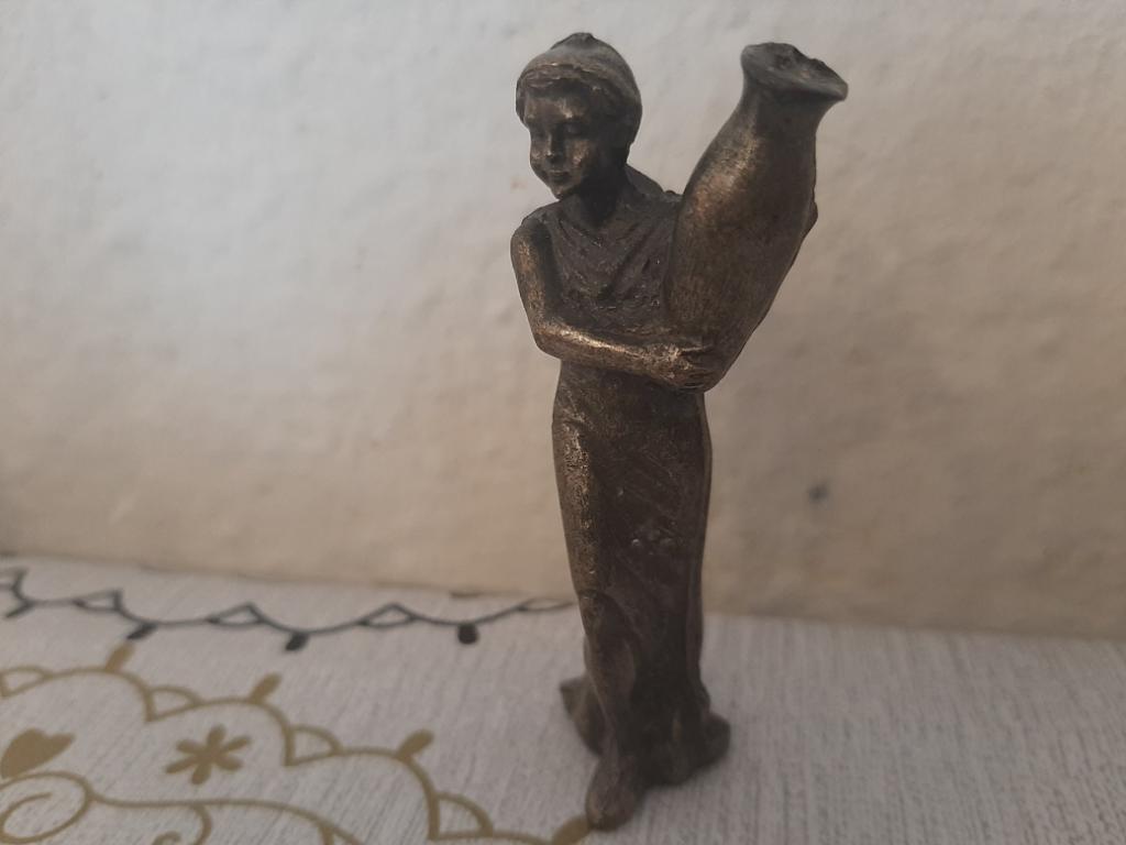 figuur uit Egypte een vrouw draagt een vaas in haar hand 19e, Antiek en Kunst, Ophalen of Verzenden