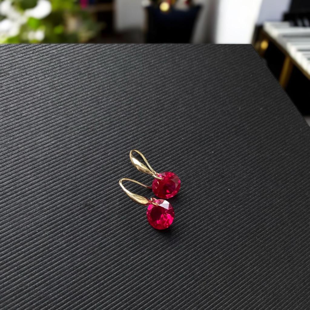 Oorbellen robijn, Handtassen en Accessoires, Oorbellen, Zo goed als nieuw, Hangers, Rood, Met edelsteen, Ophalen of Verzenden
