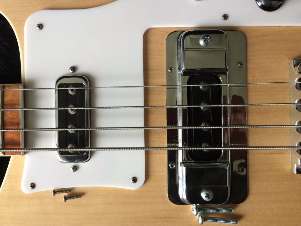 Vis pour micros de Rickenbacker 4003/4001, Musique & Instruments, Enlèvement ou Envoi, Neuf, Électrique