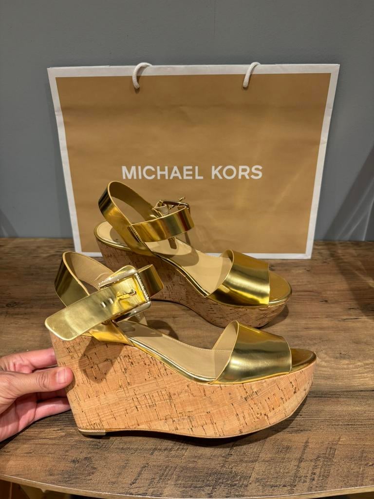 Sandzles compensees Michael Kors doree, Enlèvement, Comme neuf