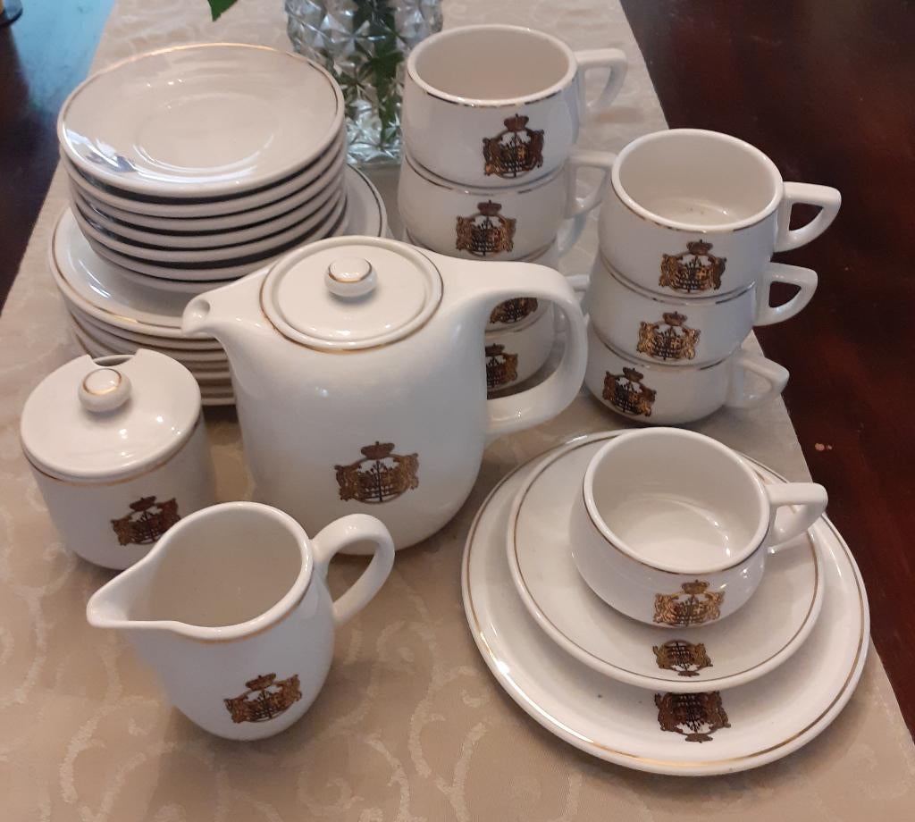 Koffieservies koninklijk wapenschild KNBBW, Ophalen