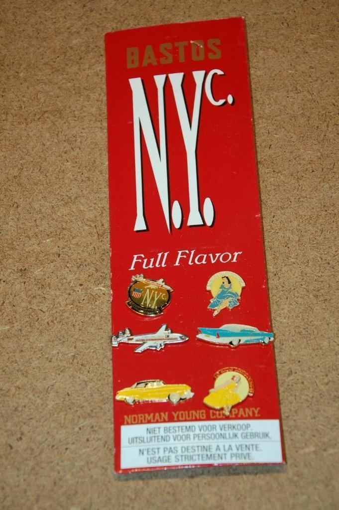 Pins Cigarettes Bastos - N.y.c. - 6 pièces, Collections, Enlèvement ou Envoi, Comme neuf, Autres sujets/thèmes, Insigne ou Pin's