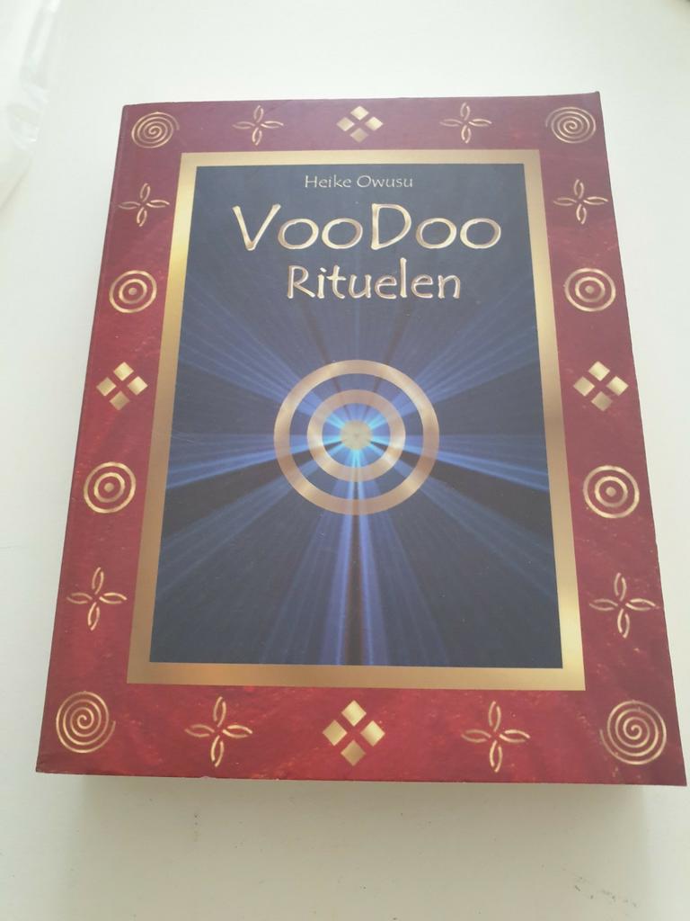 Heike Owusu - VooDoo Rituelen, Ophalen of Verzenden, Zo goed als nieuw, H. Owusu