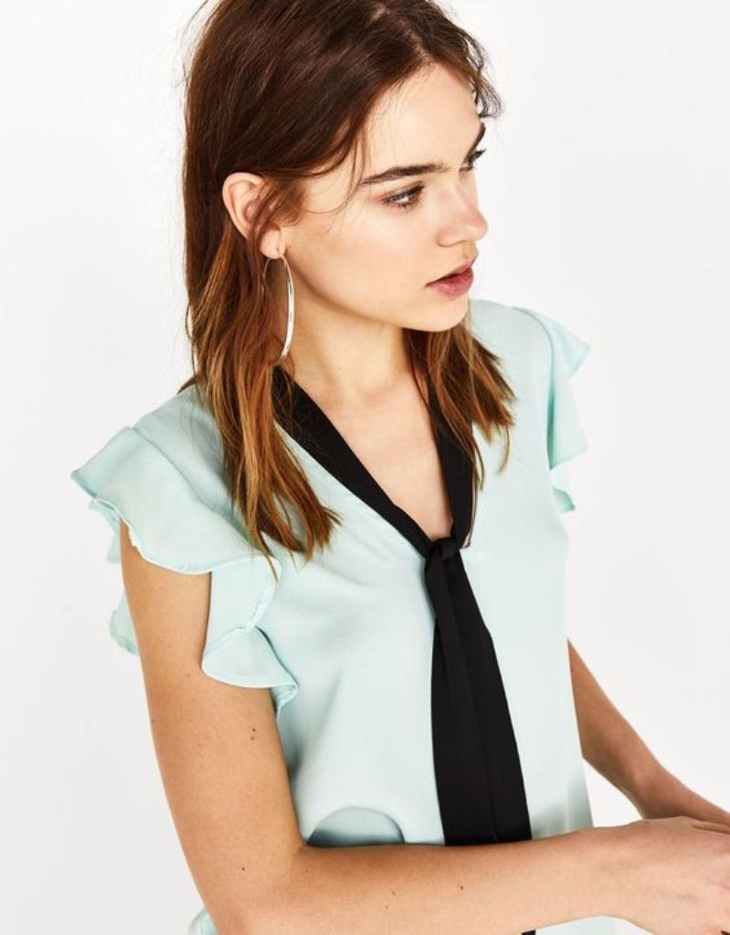 Groene blouse van Bershka - Maat small, Kleding | Dames, Blouses en Tunieken, Blauw, Verzenden