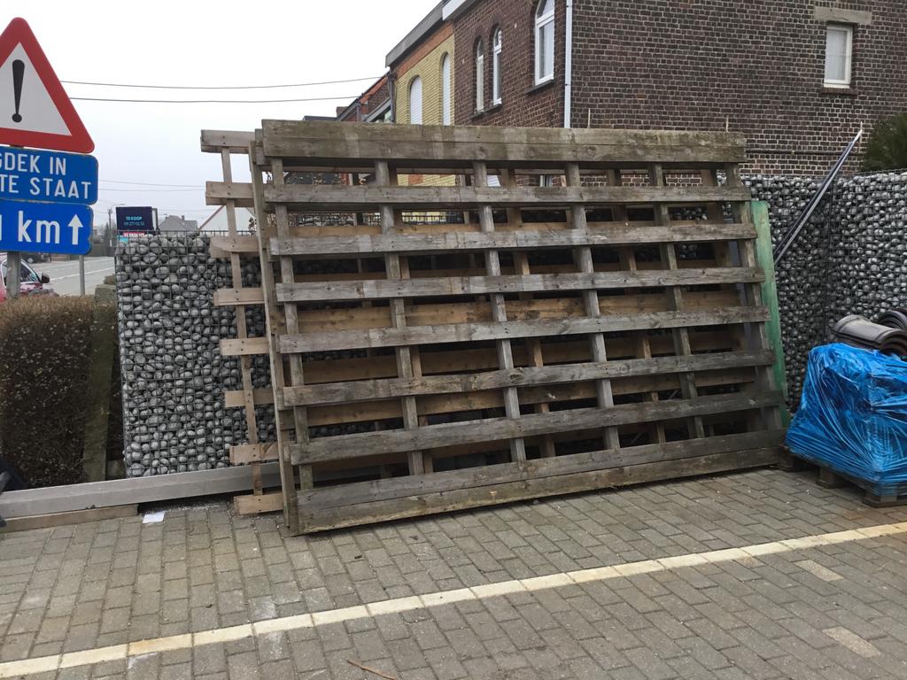 Grote paletten, Enlèvement