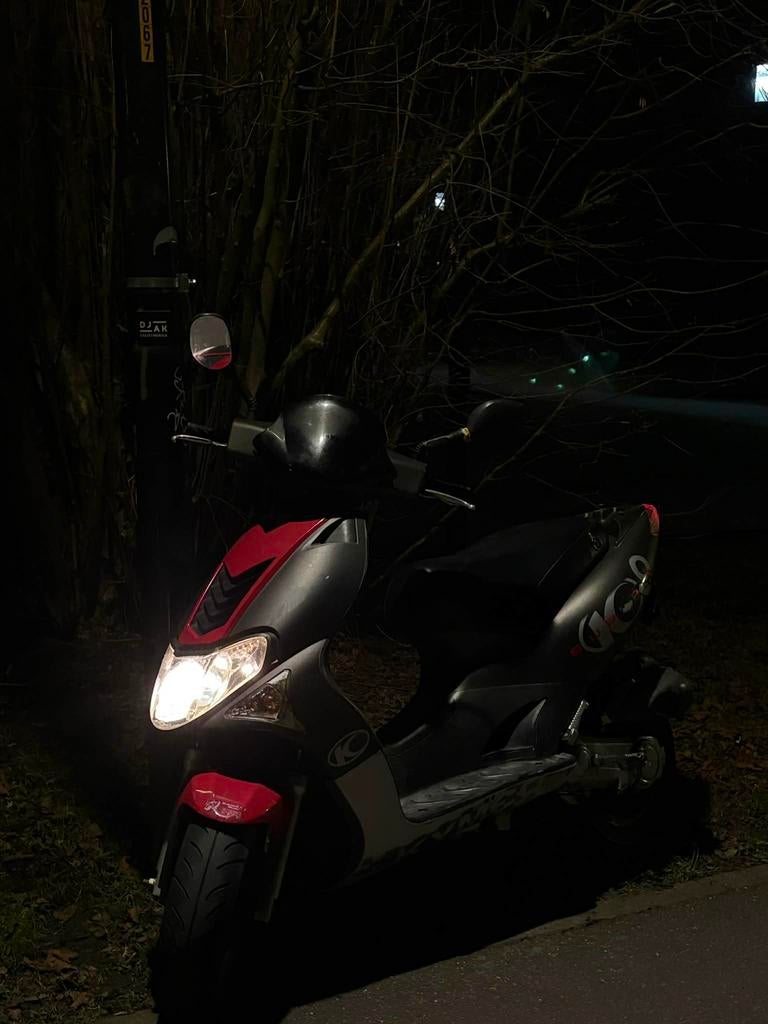 Kymco super 9 a klasse, Ophalen, Benzine