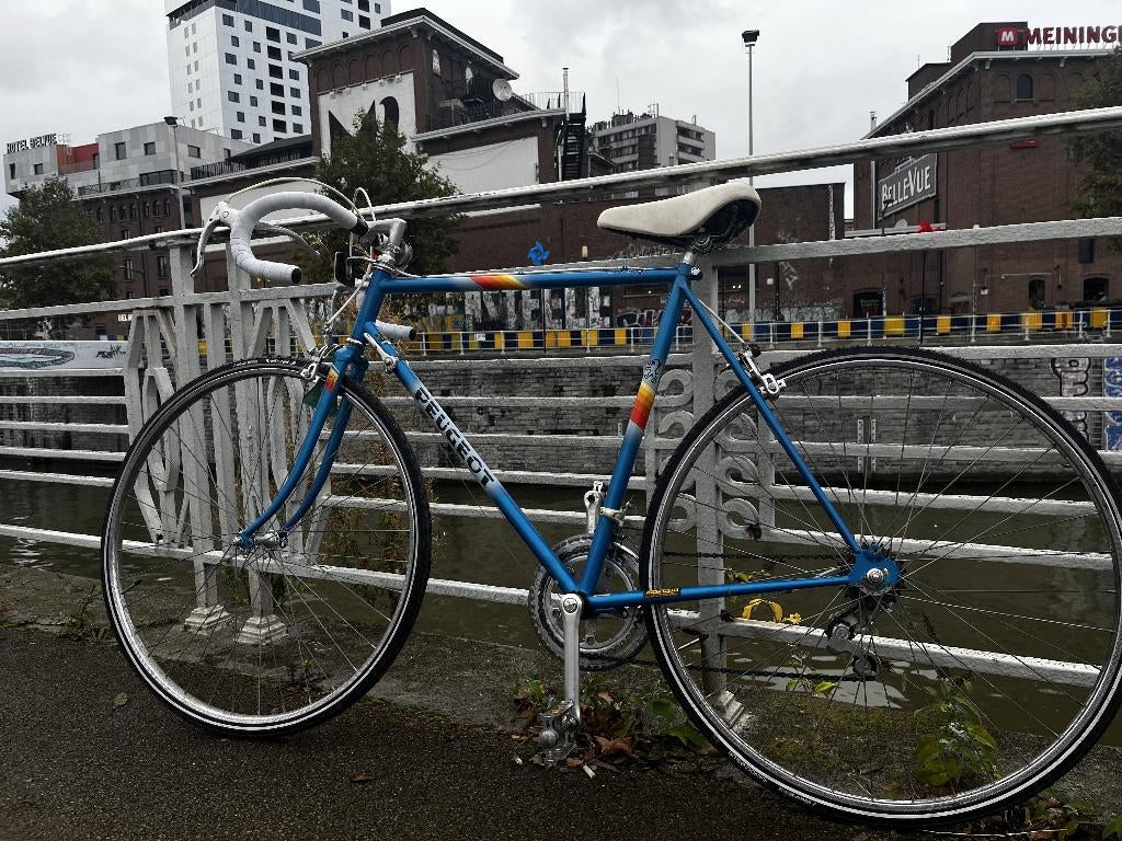 Gerenoveerde vintage Peugeot-fiets, Ophalen, Peugeot, Jaren '60 of nieuwer